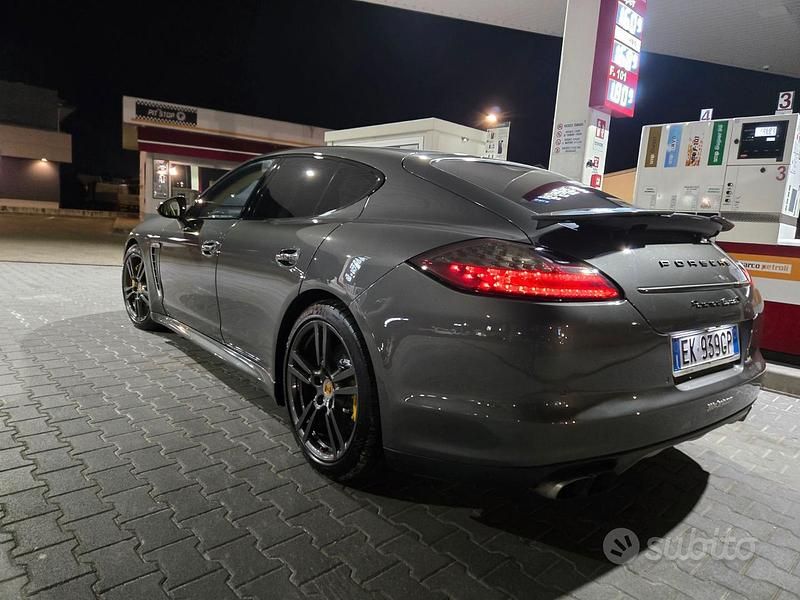 Usata Porsche Panamera Turbo S Executive 551 CV (405 kW) 2011 Grigio Berlina