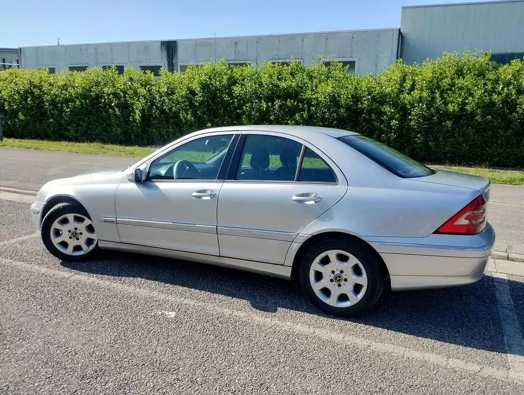 Gebraucht Mercedes C220 Elegance 150 PS (110 kW) 2005 Limousine