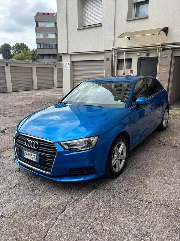 Usata Audi A3 Ambiente 150 CV (110 kW) 2018 Blu Berlina