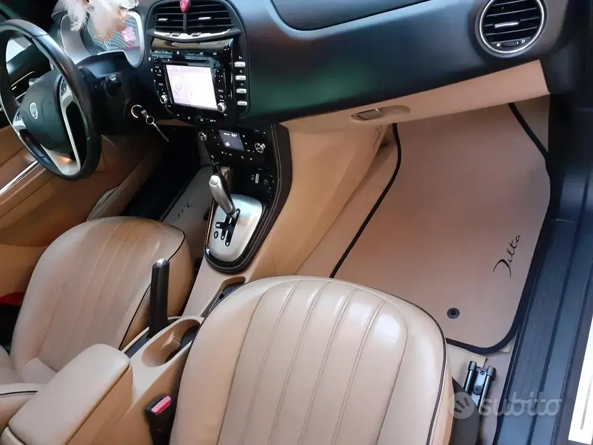 Usata Lancia Delta 120 CV (88 kW) 2012 Nero Utilitaria
