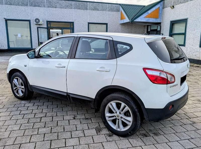 Usata Nissan Qashqai Tekna 110 CV (80 kW) 2010 White sport SUV