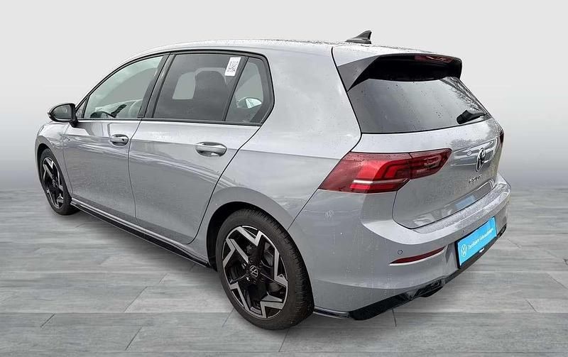 Usata VW Golf VIII R-line 150 CV (110 kW) 2025 Grigio Utilitaria
