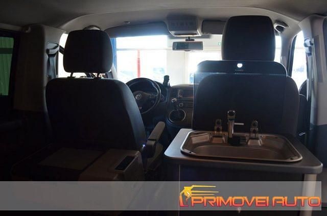 Begagnad VW Multivan Cup 180 HK (132 kW) 2015 Blå Van