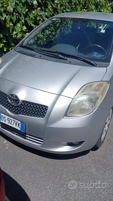 Second-hand Toyota Yaris 87 CP (63 kW) 2008 Gri Hatchback