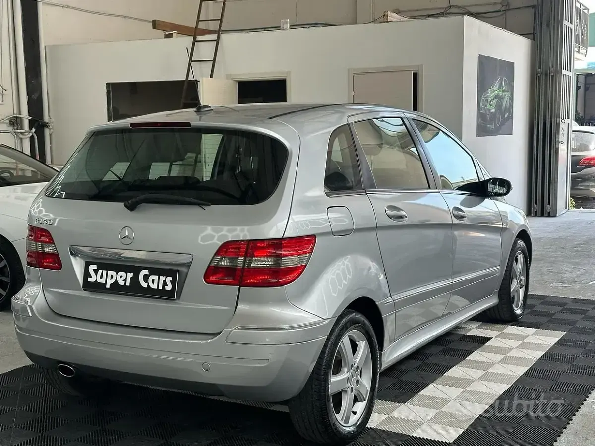 Usata Mercedes B150 95 CV (69 kW) 2007 Grigio Monovolume