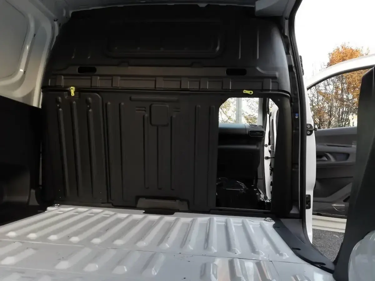 Nuova Opel Combo 102 CV (75 kW) 2026 Bianco Monovolume