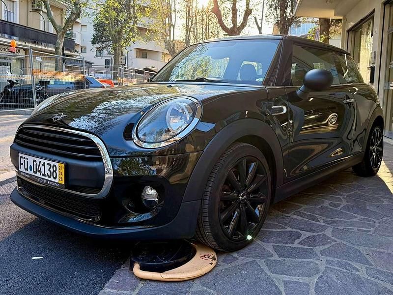 Usata Mini ONE Business 102 CV (75 kW) 2019 Nero Utilitaria
