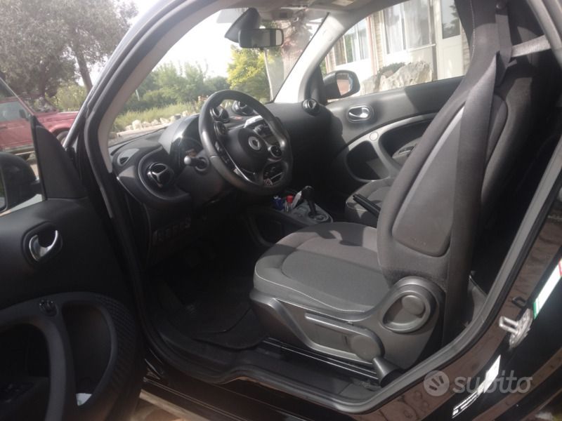 Usata Smart ForTwo Coupé Passion 54 CV (39 kW) 2017 Utilitaria