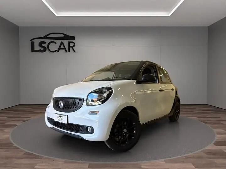Usata Smart ForFour 70 CV (51 kW) 2017 Bianco Utilitaria