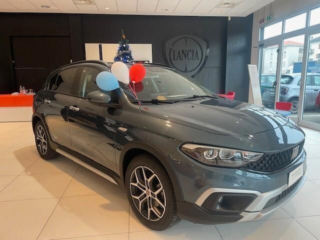 Usata Fiat Tipo Cross 131 CV (96 kW) 2023 Blu Berlina