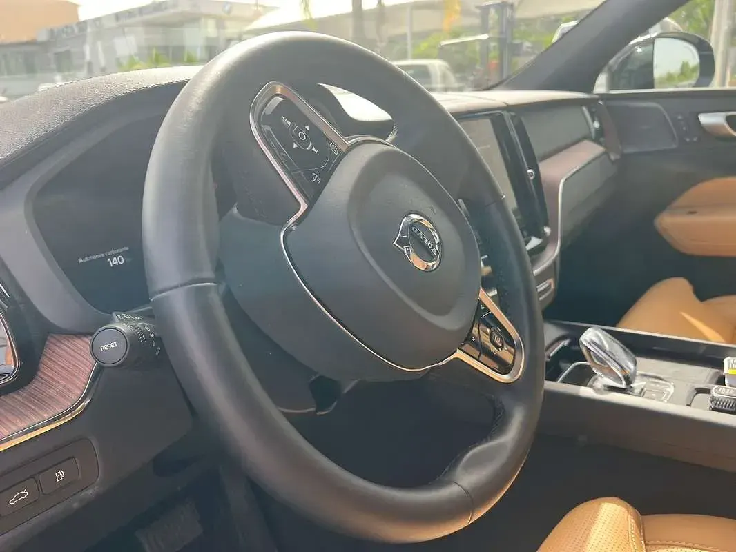 Usata Volvo XC60 Plus 253 CV (186 kW) 2024 Nero SUV