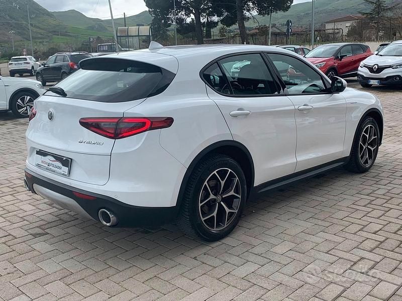 Usata Alfa Romeo Stelvio Super 190 CV (139 kW) 2021 Bianco SUV