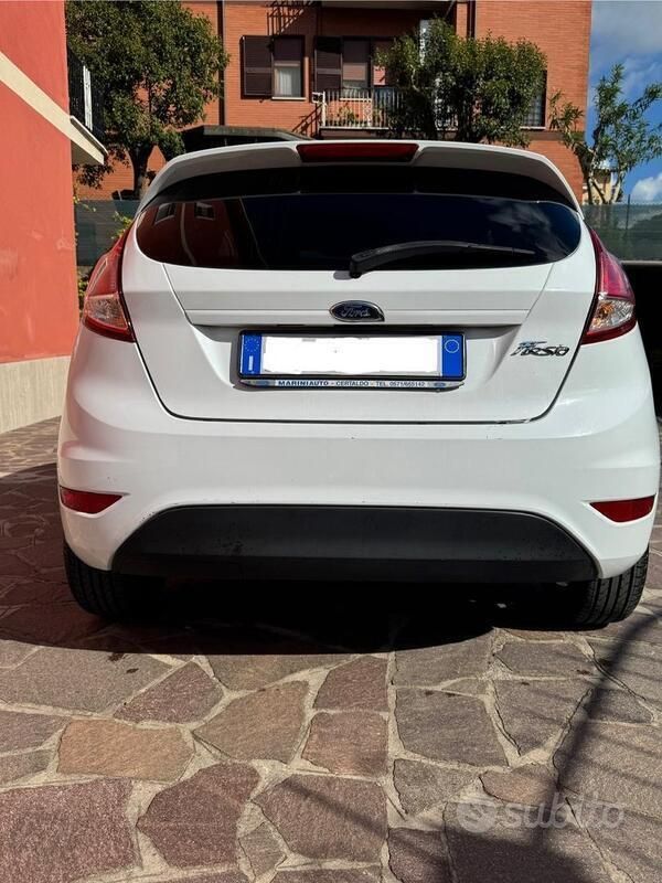 Usata Ford Fiesta 75 CV (55 kW) 2015 Utilitaria
