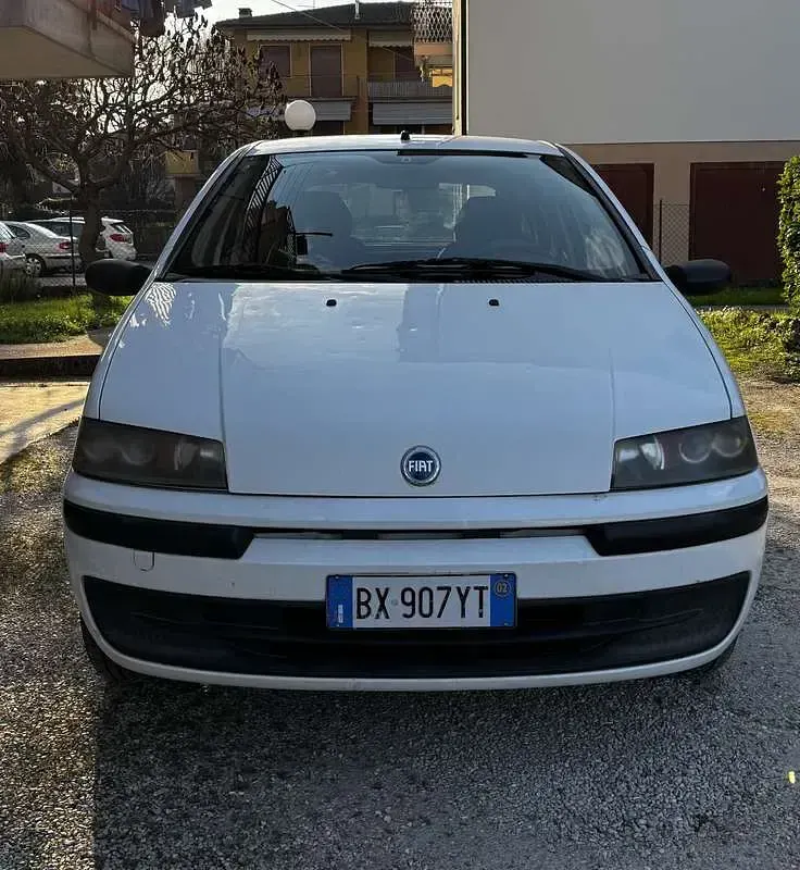 Usado Fiat Punto 60 CV (44 kW) 2002 Utilitario