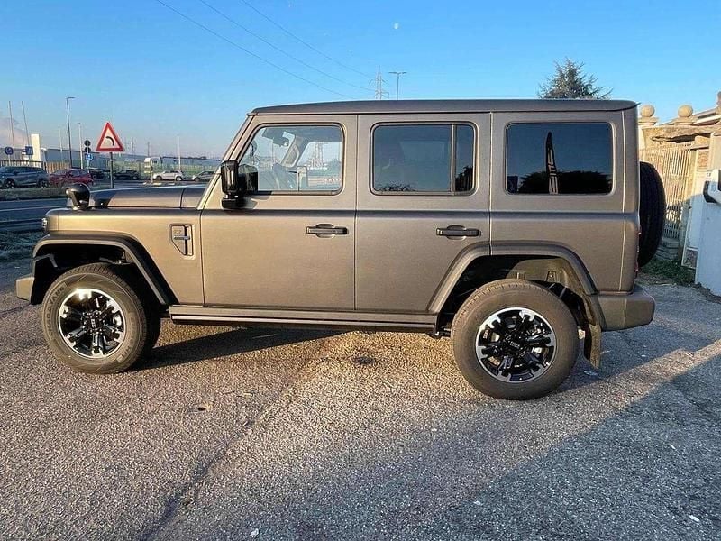 Nuova EMC 212 216 CV (158 kW) 2026 Grigio SUV