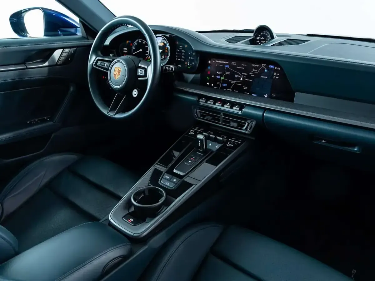 Usata Porsche 911 Carrera 4S 450 CV (330 kW) 2024 Blu genziana metallizzato Coupé