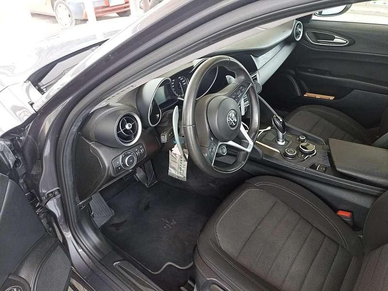Usata Alfa Romeo Giulia Business 160 CV (117 kW) 2019 Marrone Berlina