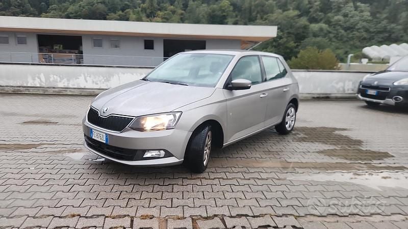 Usata Skoda Fabia Business Line 75 CV (55 kW) 2016 Grigio Berlina