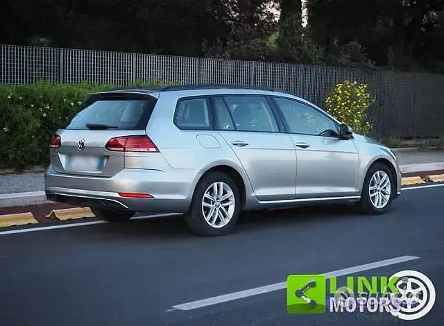 Usata VW Golf VII Business 116 CV (85 kW) 2018 Grigio Station wagon