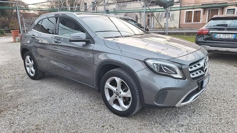 Usata Mercedes GLA200 136 CV (100 kW) 2019 Antracite SUV