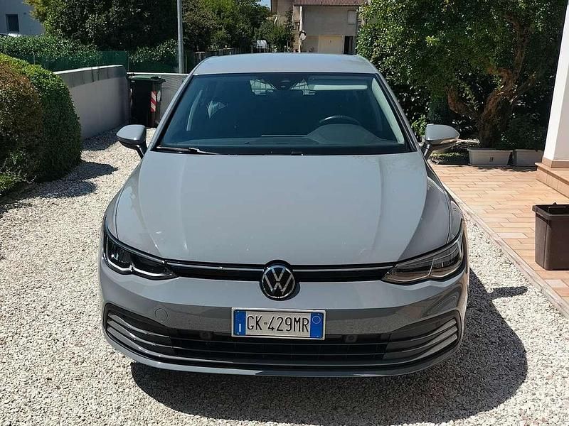 Usata VW Golf VIII Life 116 CV (85 kW) 2022 Grigio Berlina
