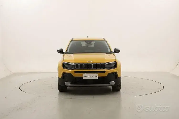 Usata Jeep Avenger Summit 101 CV (74 kW) 2025 Giallo/oro SUV