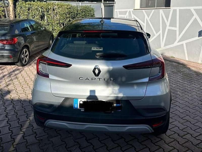 Usata Renault Captur Equilibre 101 CV (74 kW) 2023 Grigio SUV