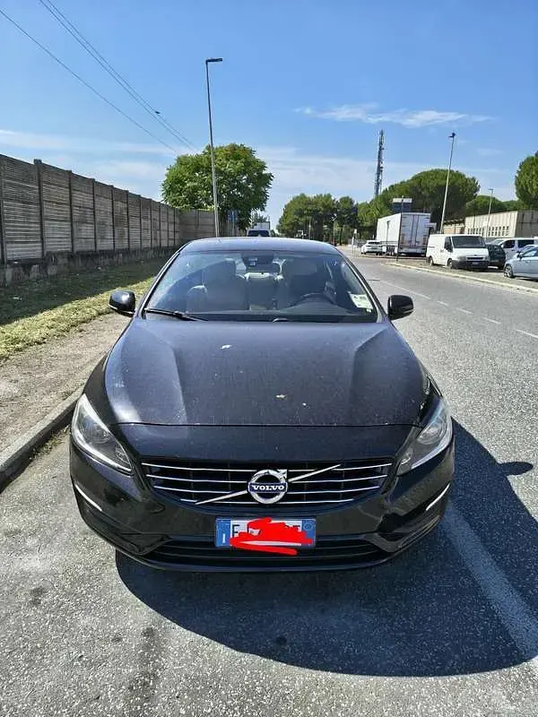 Usata Volvo S60 120 CV (88 kW) 2017 Nero Berlina