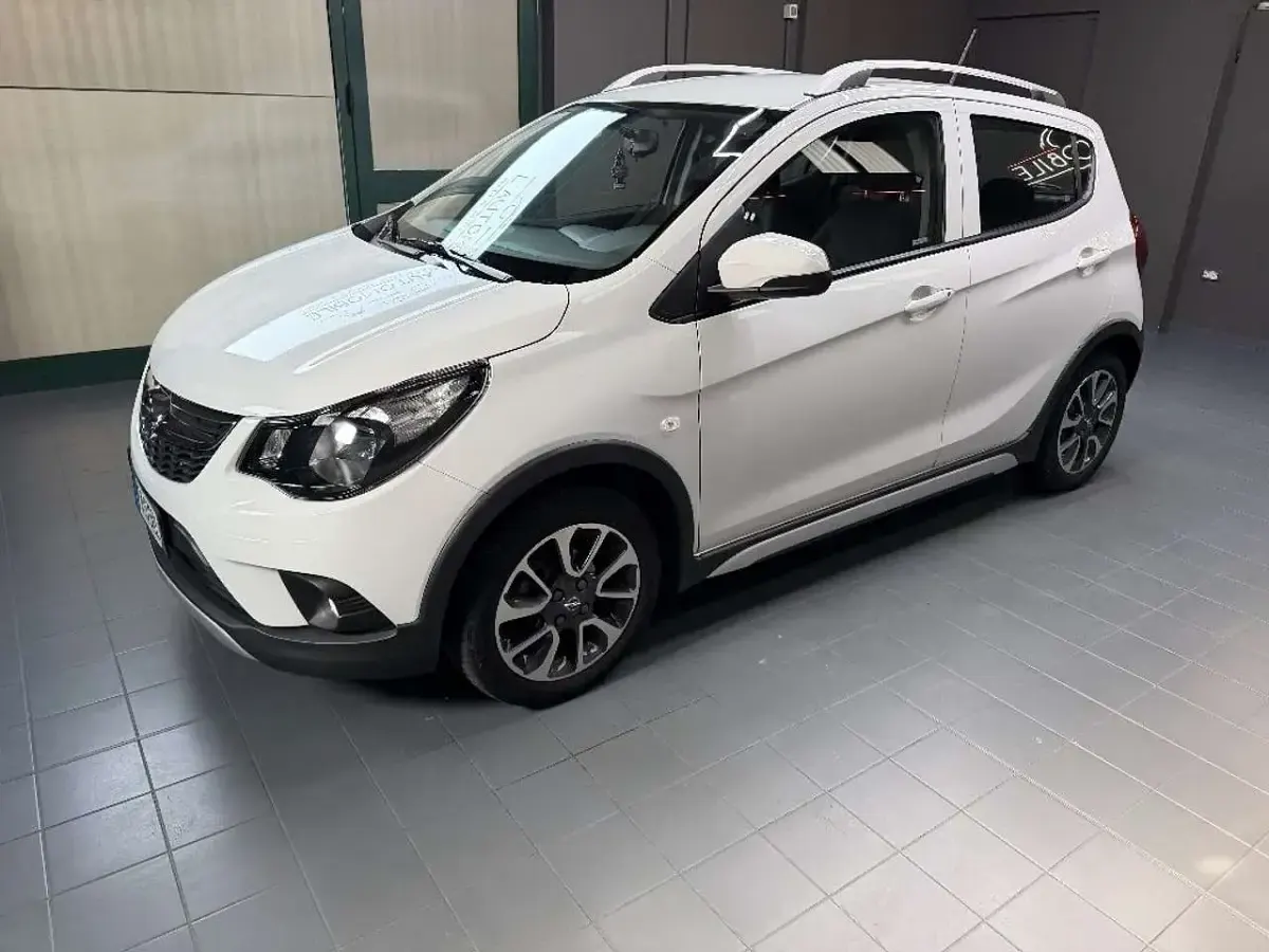 Usata Opel Karl Rocks 75 CV (55 kW) 2018 Bianco Utilitaria