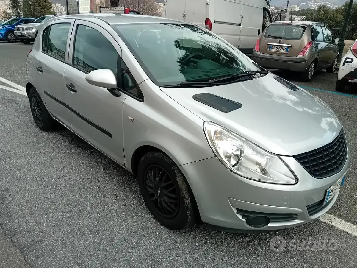 Usata Opel Corsa Enjoy 65 CV (47 kW) 2010 Grigio Utilitaria