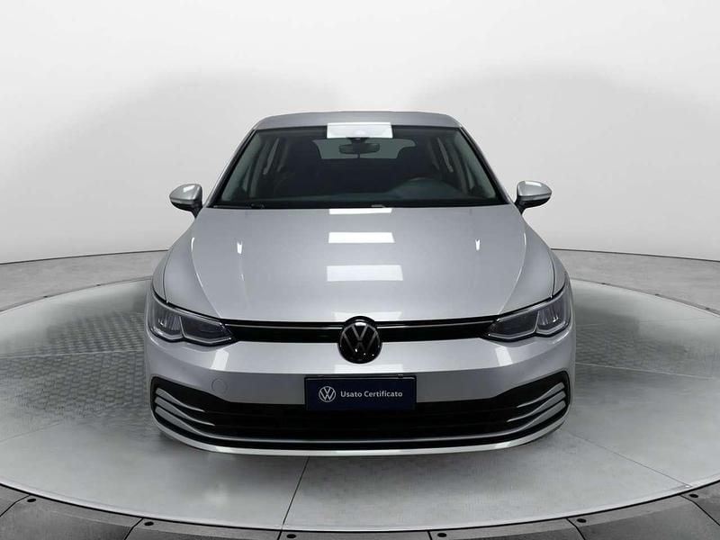 Usata VW Golf VIII Life 116 CV (85 kW) 2022 Argento Utilitaria