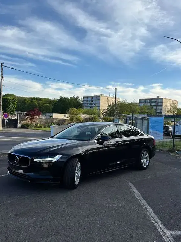 Usata Volvo S90 Momentum 190 CV (139 kW) 2019 Nero Berlina