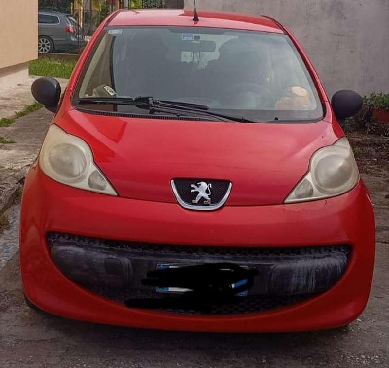 Usata Peugeot 107 Allure 68 CV (50 kW) 2008 Rosso Utilitaria