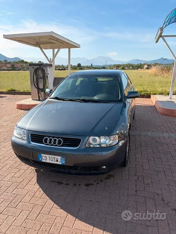 Usata Audi A3 102 CV (75 kW) 2002 Grigio Utilitaria
