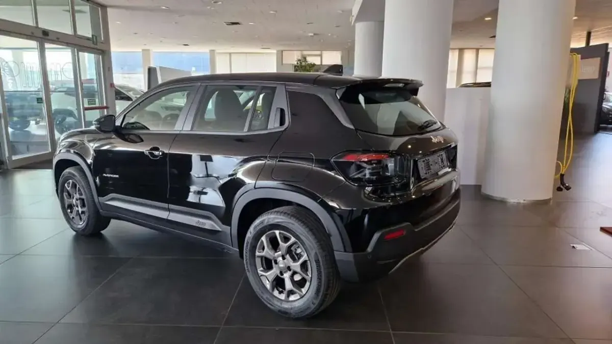 Usata Jeep Avenger Longitude 101 CV (74 kW) 2024 Nero SUV