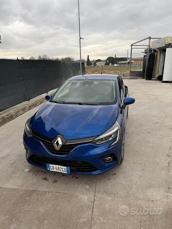 Usata Renault Clio V 100 CV (73 kW) 2020 Blu Berlina