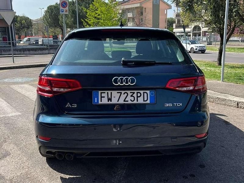 Usata Audi A3 Business 150 CV (110 kW) 2019 Blu/azzurro Berlina