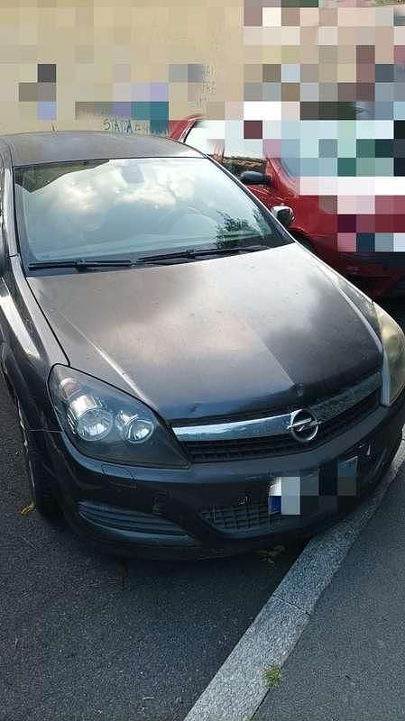 Usata 2009 Opel Astra GTC Cosmo Tre volumi | 1900 € (Super prezzo) - Immagine 1/4
