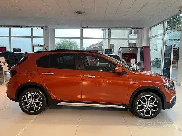 Usata Fiat Tipo 130 CV (95 kW) 2023 Giallo Utilitaria