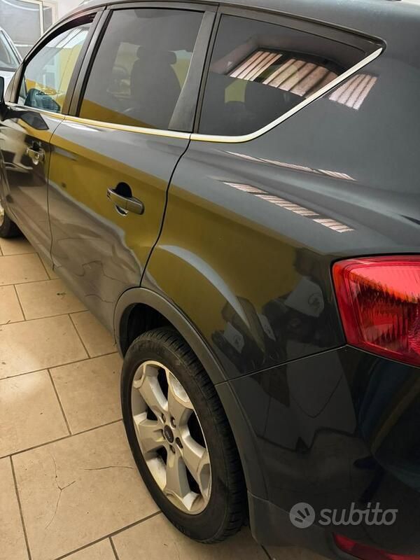 Usata Ford Kuga Individual 136 CV (100 kW) 2009 SUV