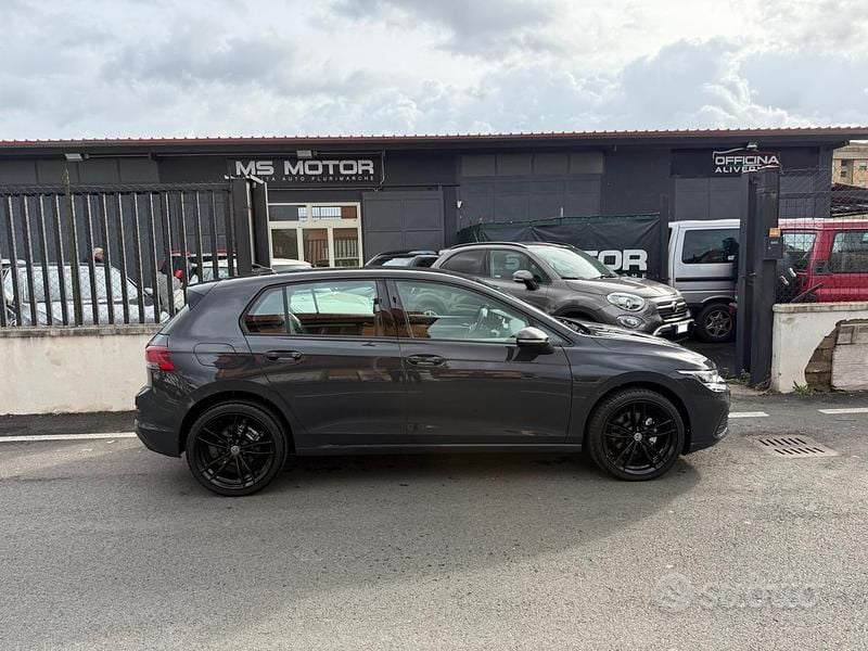 Usata VW Golf VIII 115 CV (84 kW) 2022 Grigio Berlina