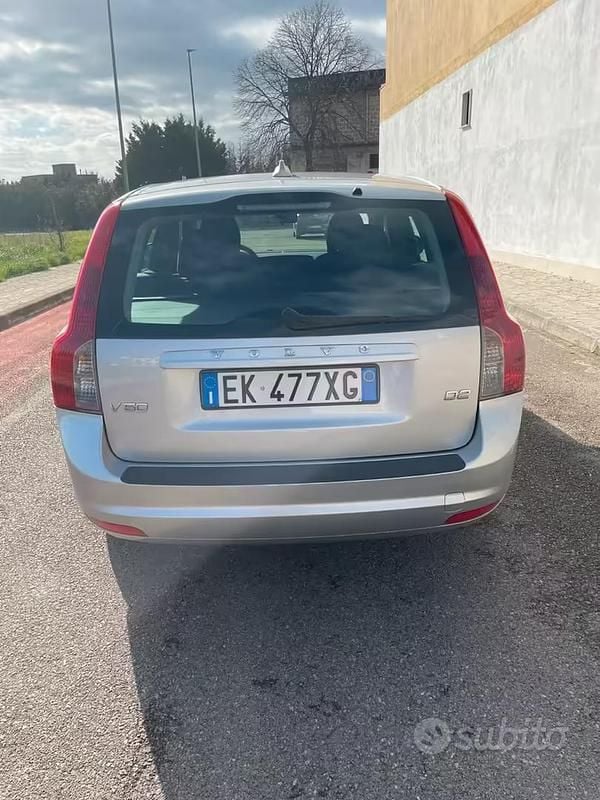 Usata Volvo V50 115 CV (84 kW) 2012 Grigio Station wagon