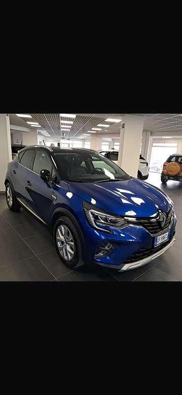 Usata Renault Captur Business 94 CV (69 kW) 2021 Blu/azzurro SUV