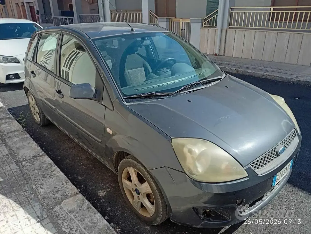 Usata Ford Fiesta 68 CV (50 kW) 2007 Grigio Utilitaria