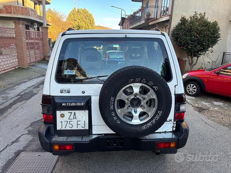Usata Mitsubishi Pajero Select 99 CV (72 kW) 1998 Bianco SUV