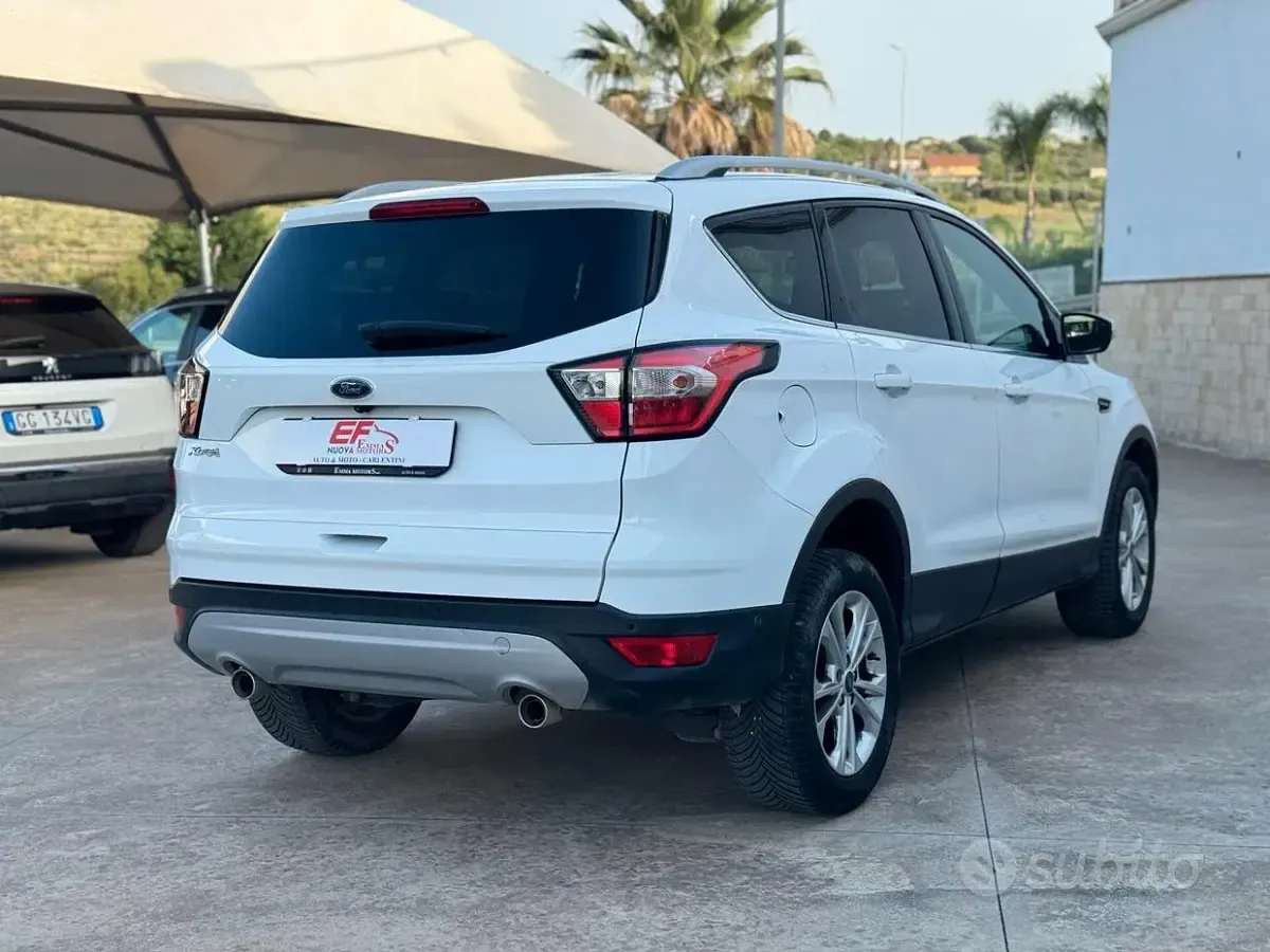 Usata Ford Kuga Titanium 120 CV (88 kW) 2018 Bianco SUV