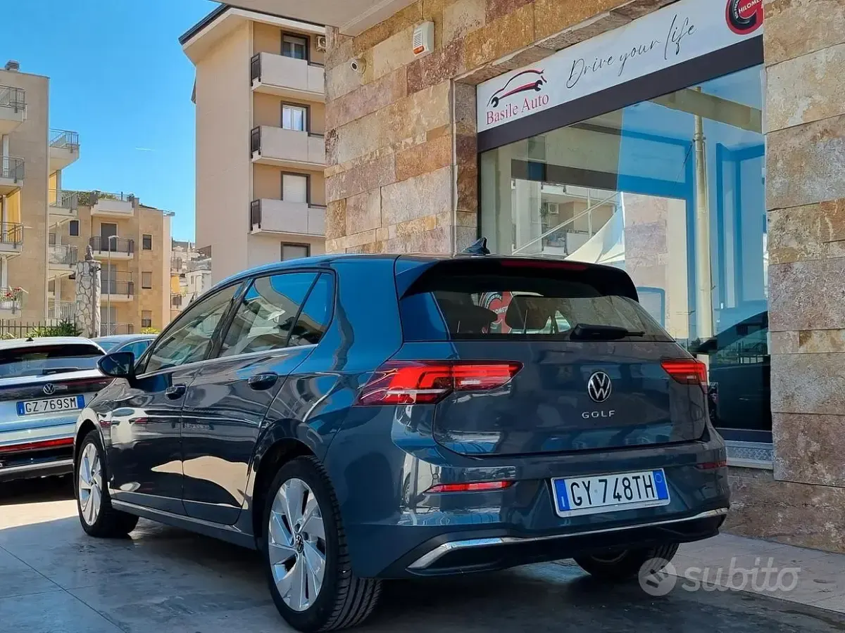 Usata VW Golf VIII Style 150 CV (110 kW) 2025 Grigio Berlina