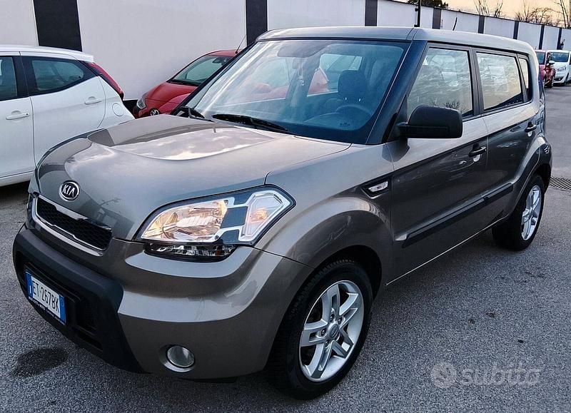 Usata Kia Soul 127 CV (93 kW) 2013 Grigio SUV