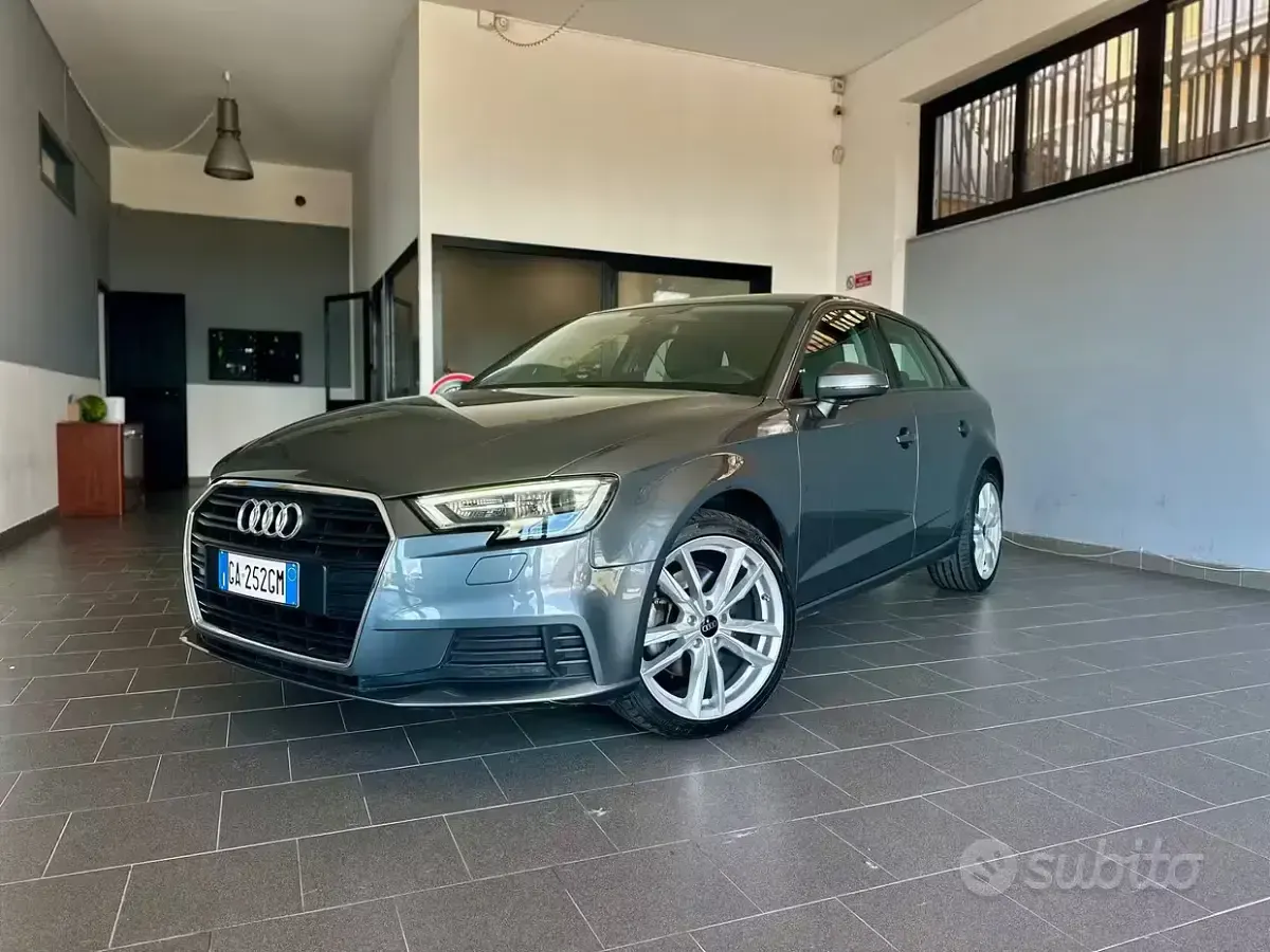 Usata Audi A3 Admired 150 CV (110 kW) 2020 Grigio Berlina