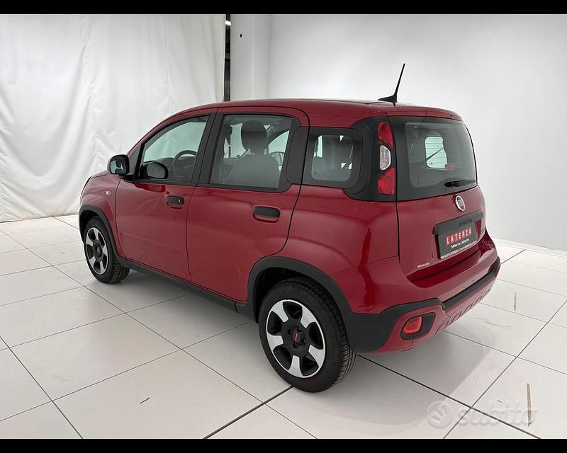 Usata Fiat Panda Cross Cross 70 CV (51 kW) 2022 Rosso Utilitaria